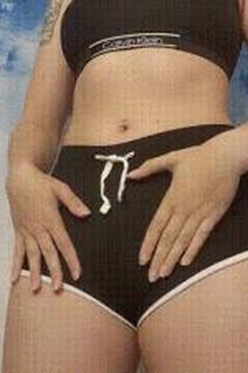 Cameltoe Shorts - Screenshot 1 of 4 - Ass Fetish