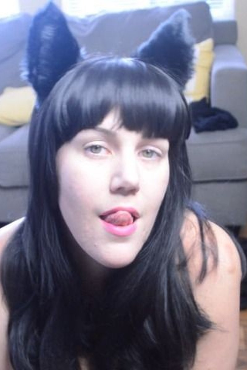 Kitty Transformation - Screenshot 1 of 4 - Costume