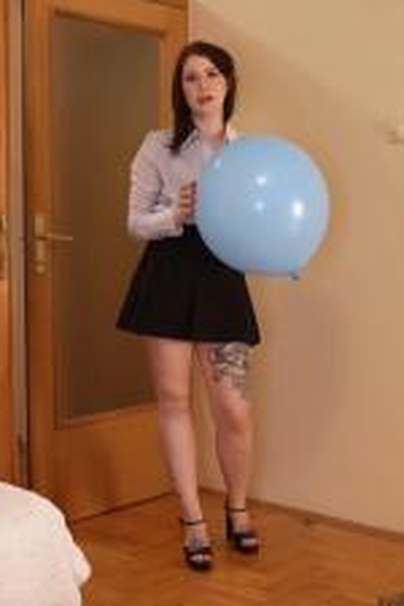 Corporate's Secret Balloon Fantasy - Screenshot 1 of 4 - Balloon Fetish