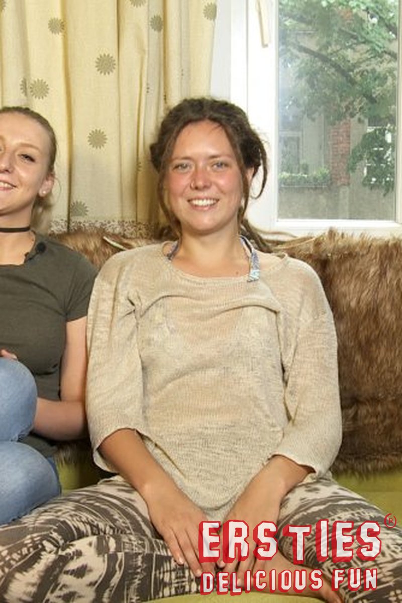 Interview with Tamara & Sofie - Screenshot 1 of 4 - European