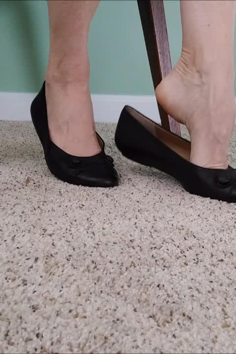 Black Flats Shoeplay & Dangling - Screenshot 1 of 4 - Close Up Feet
