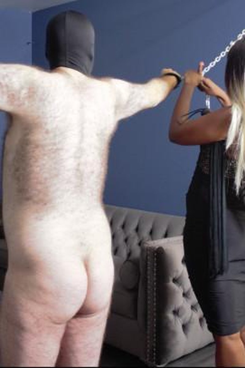 Slave Gets A Flogging - Screenshot 1 of 4 - Femdom