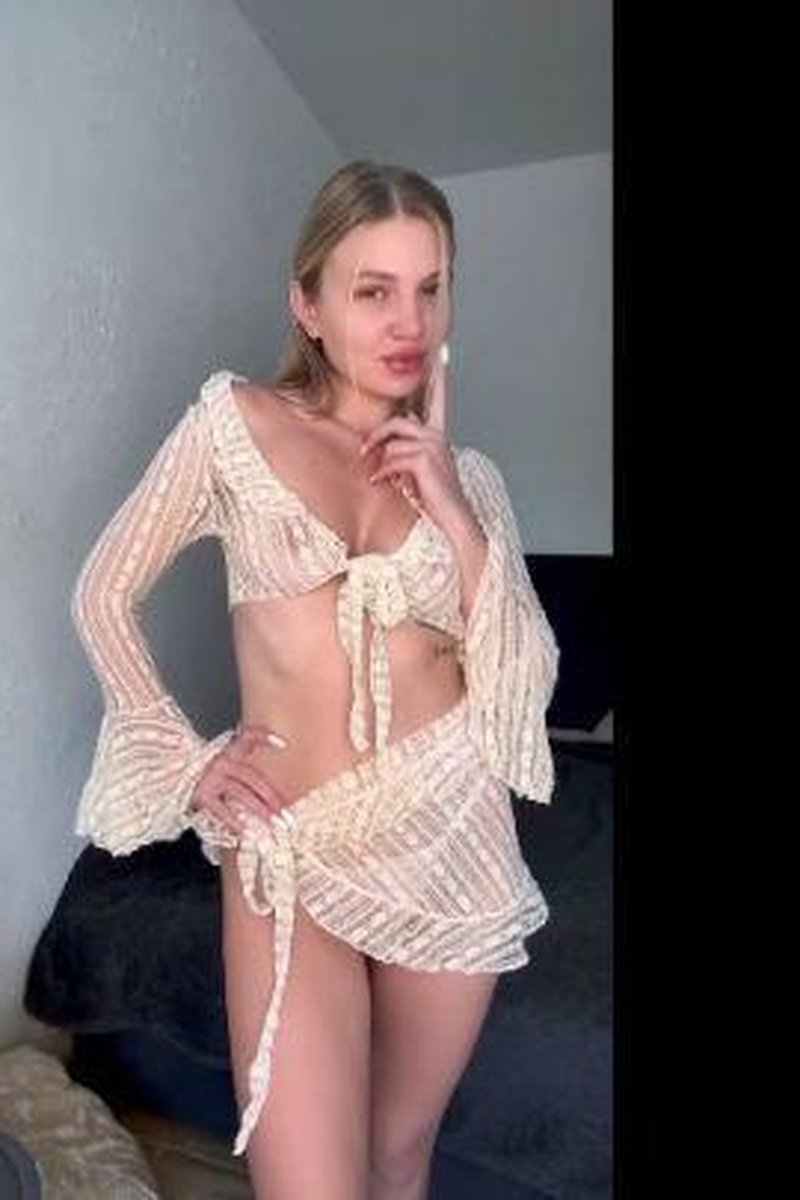 Striptease - Screenshot 1 of 4 - Ass Fetish