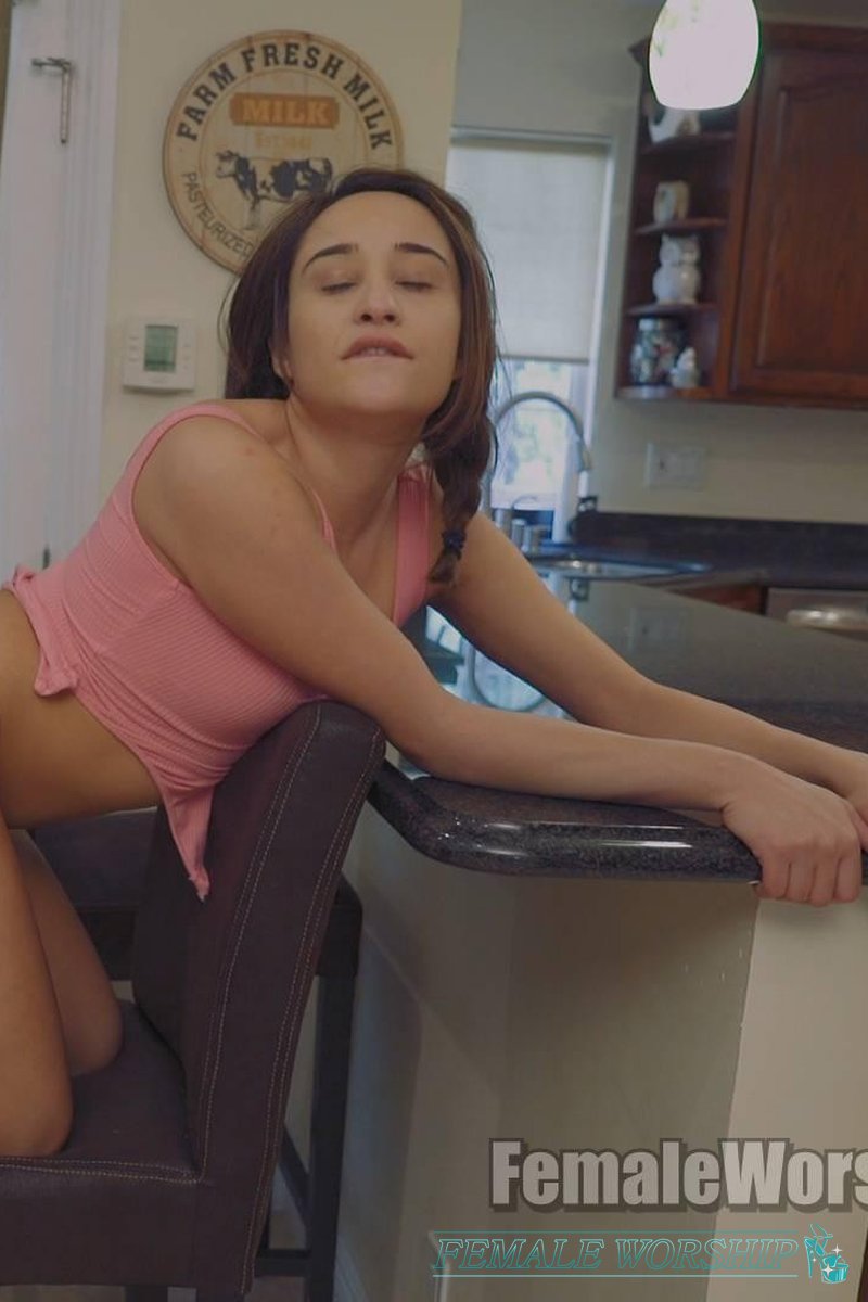 #432 - Screenshot 1 of 4 - Isabella Nice