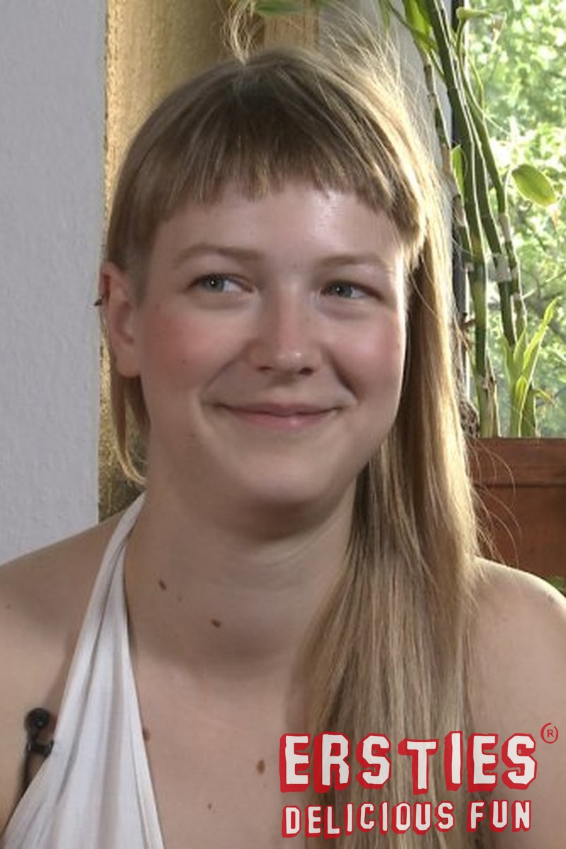 Interview with Ida - Screenshot 1 of 4 - European