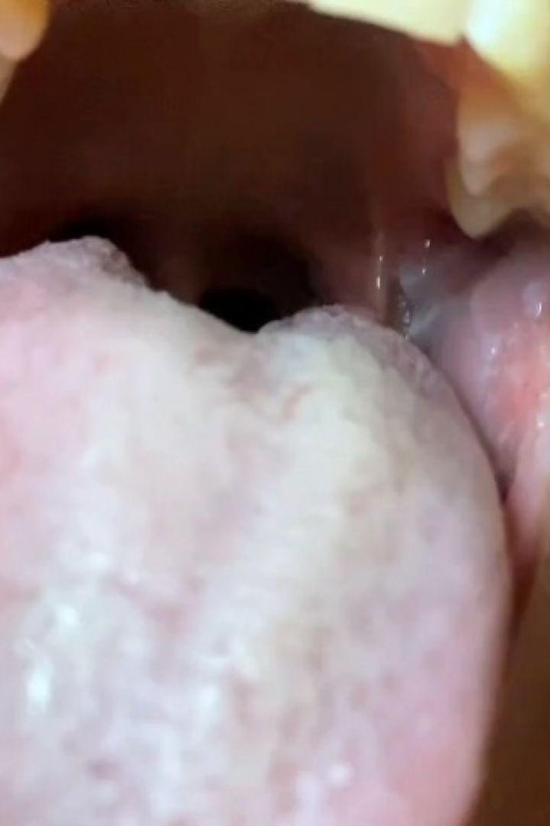 Valery Eats A Tiny - Screenshot 1 of 4 - Fetish