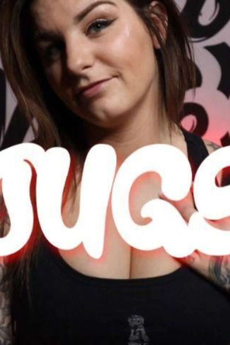 Jugs HD - Screenshot 1 of 4 - Big Tits