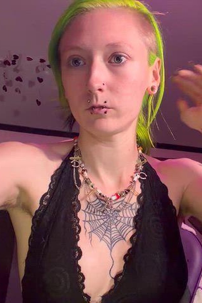 Sneeze Time - Screenshot 1 of 4 - Twisted Alice