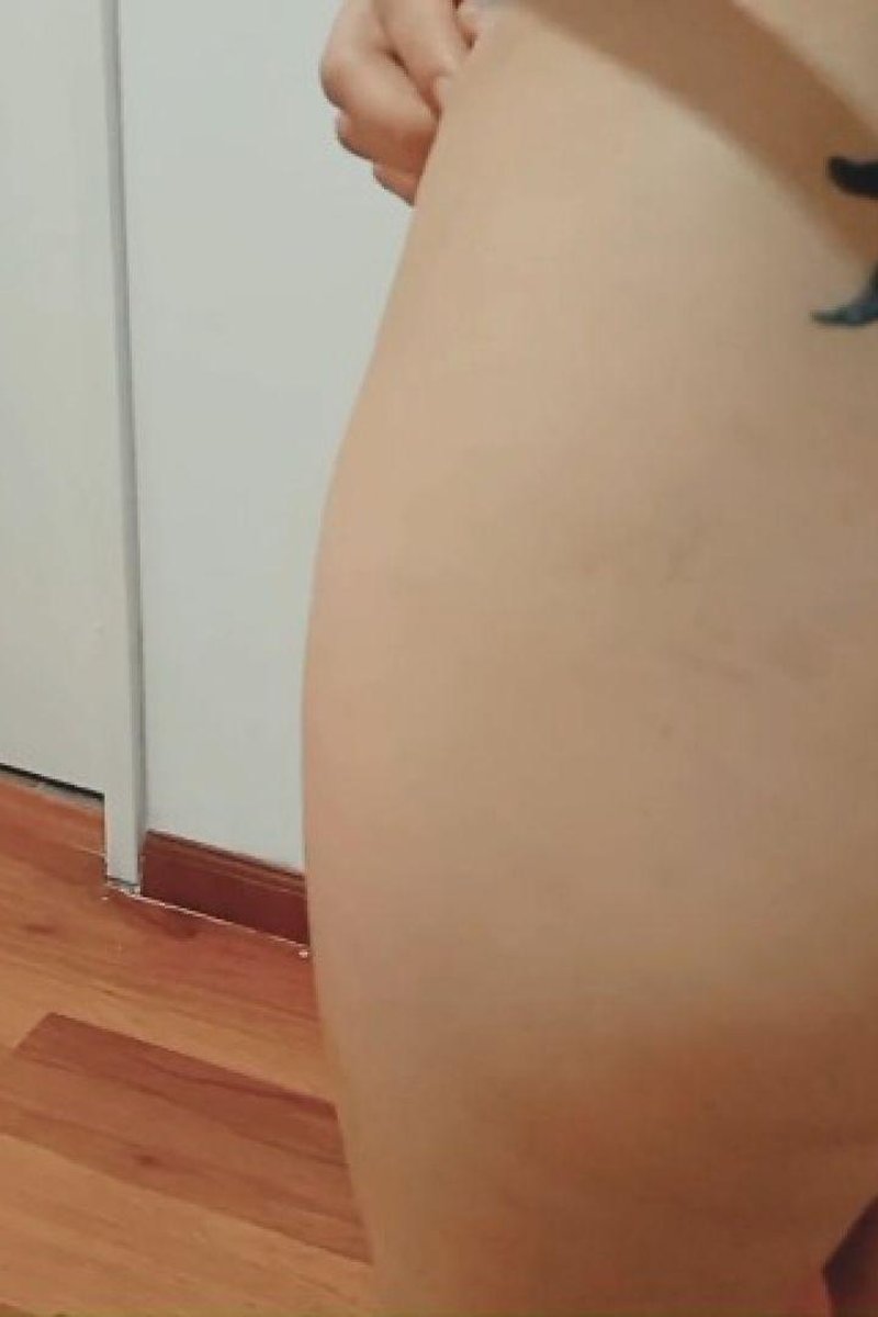 Showing The Tail - Screenshot 1 of 4 - Ass Fetish