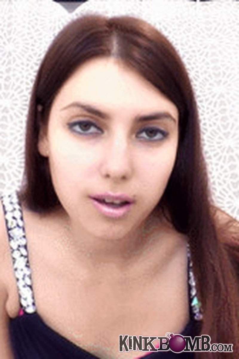Goddess Sasha Mizaree: Pathetic Paypig Loser (Iphone/Mobile Version) - Screenshot 1 of 4 - Domination