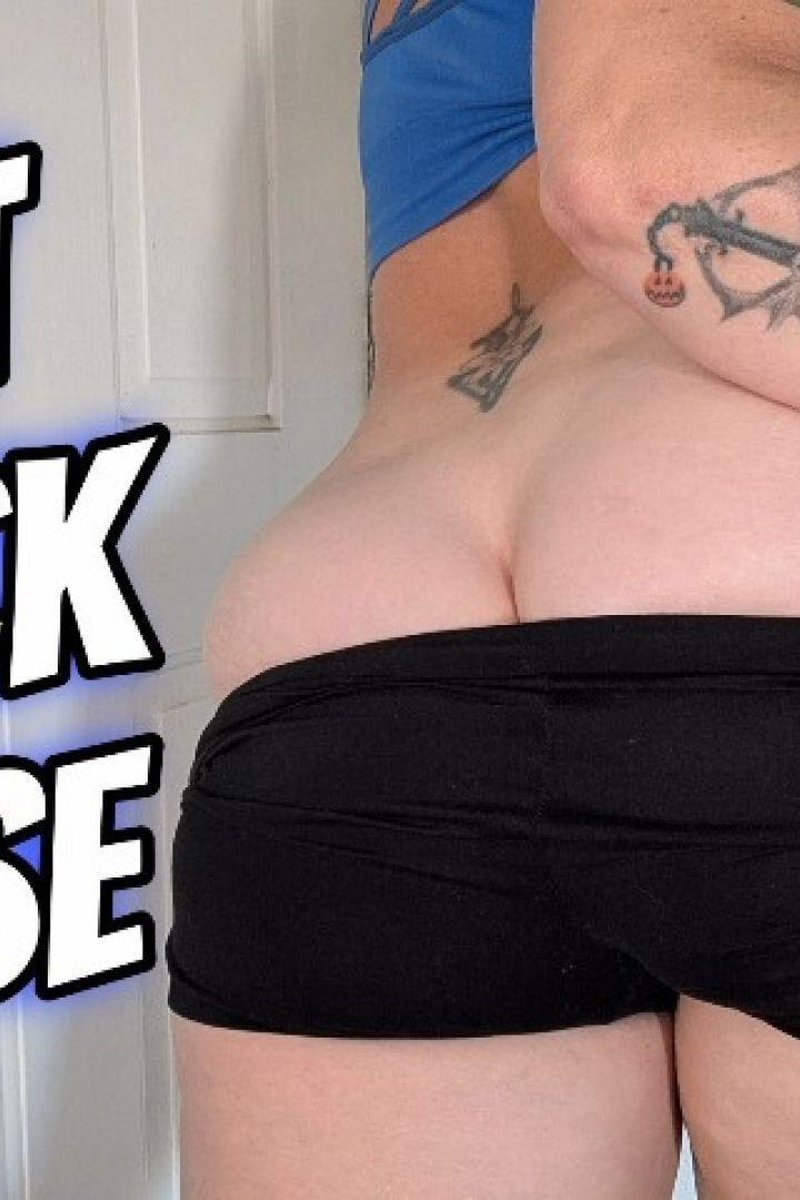 Butt Crack Tease - Screenshot 1 of 4 - Ass Fetish