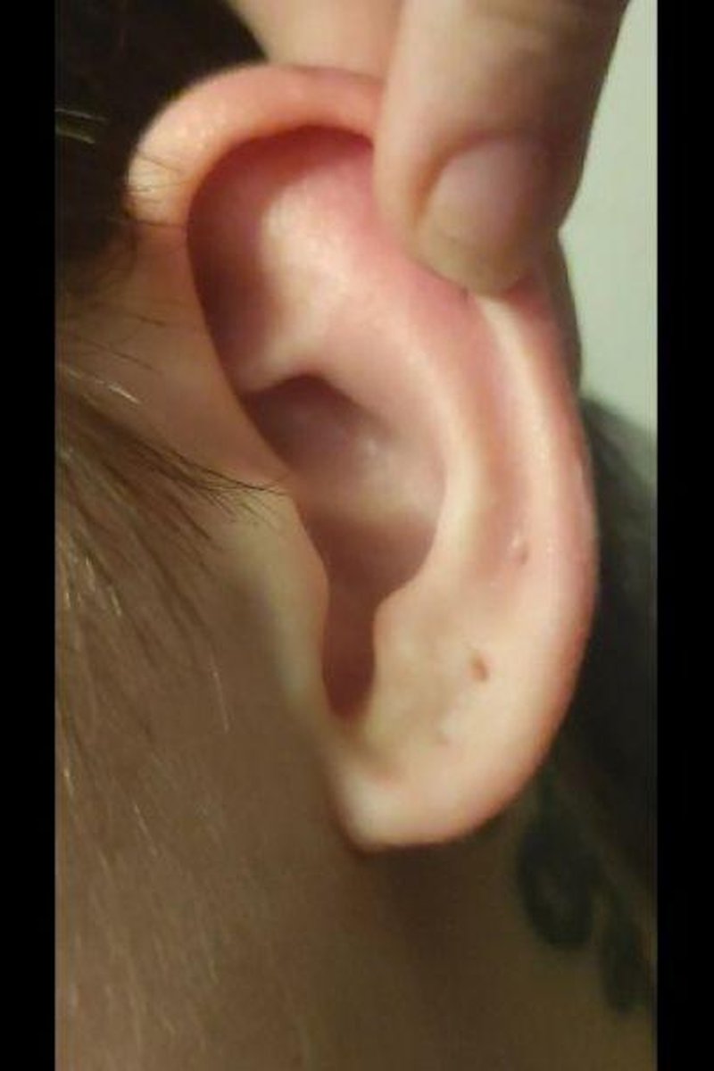 Ear Love - Screenshot 1 of 4 - Ear Fetish