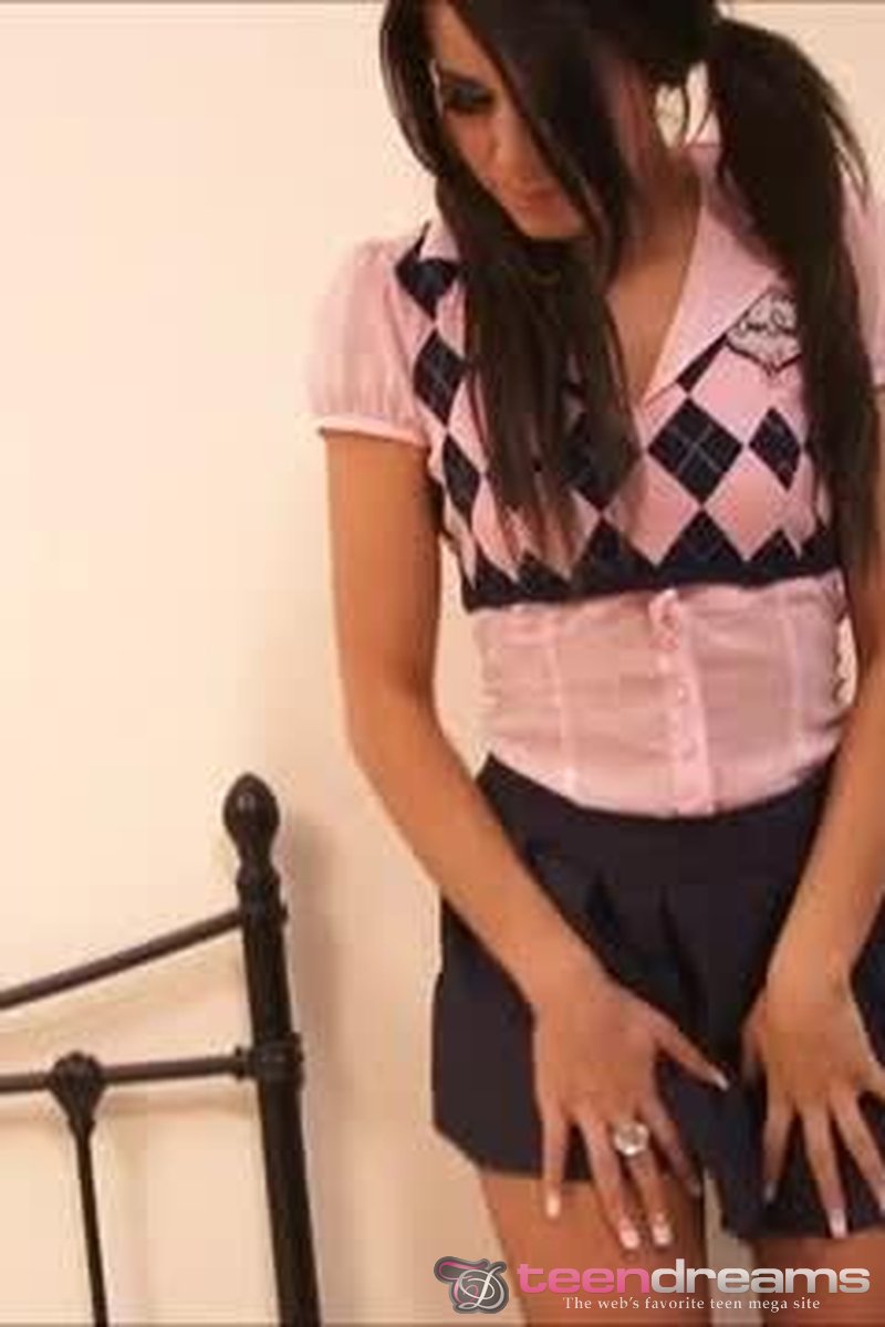 Megan - Screenshot 1 of 4 - Teen (18-22)
