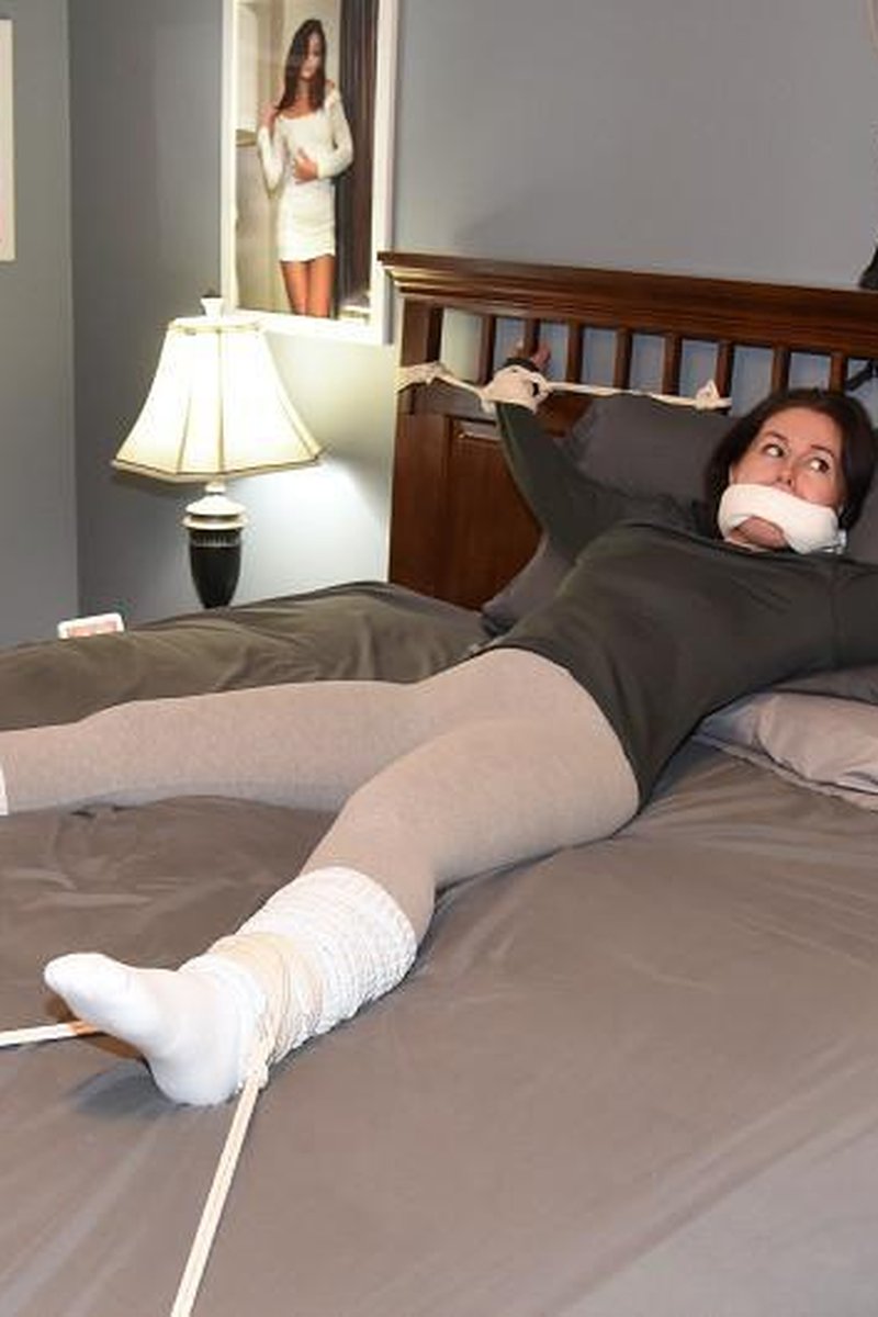 Jayme Stretched - Screenshot 1 of 4 - Bondage