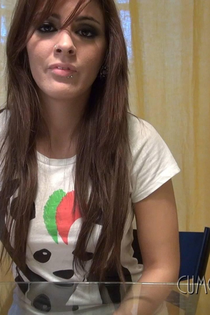 Jacking Off While Ignored - Screenshot 1 of 4