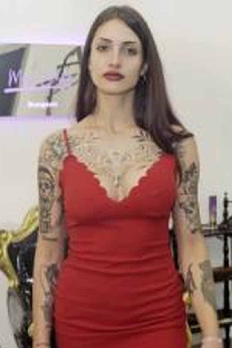 Biting - Screenshot 1 of 4 - Domination