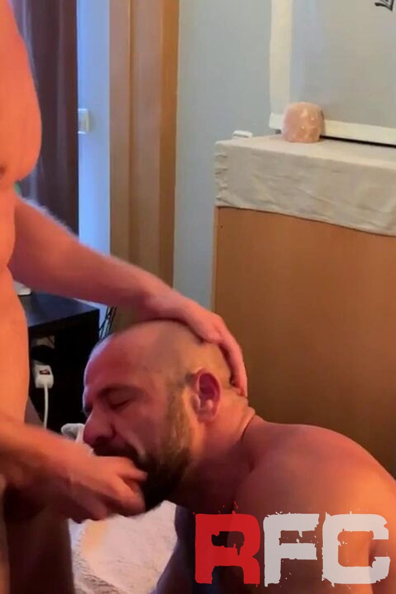 Cruising - Screenshot 1 of 4 - Big Muscle Guys
