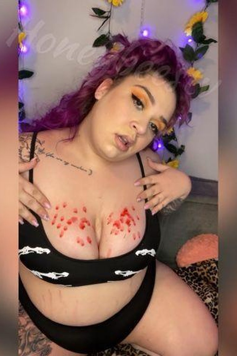 Wax & Super Squirt - Screenshot 1 of 4 - BBW