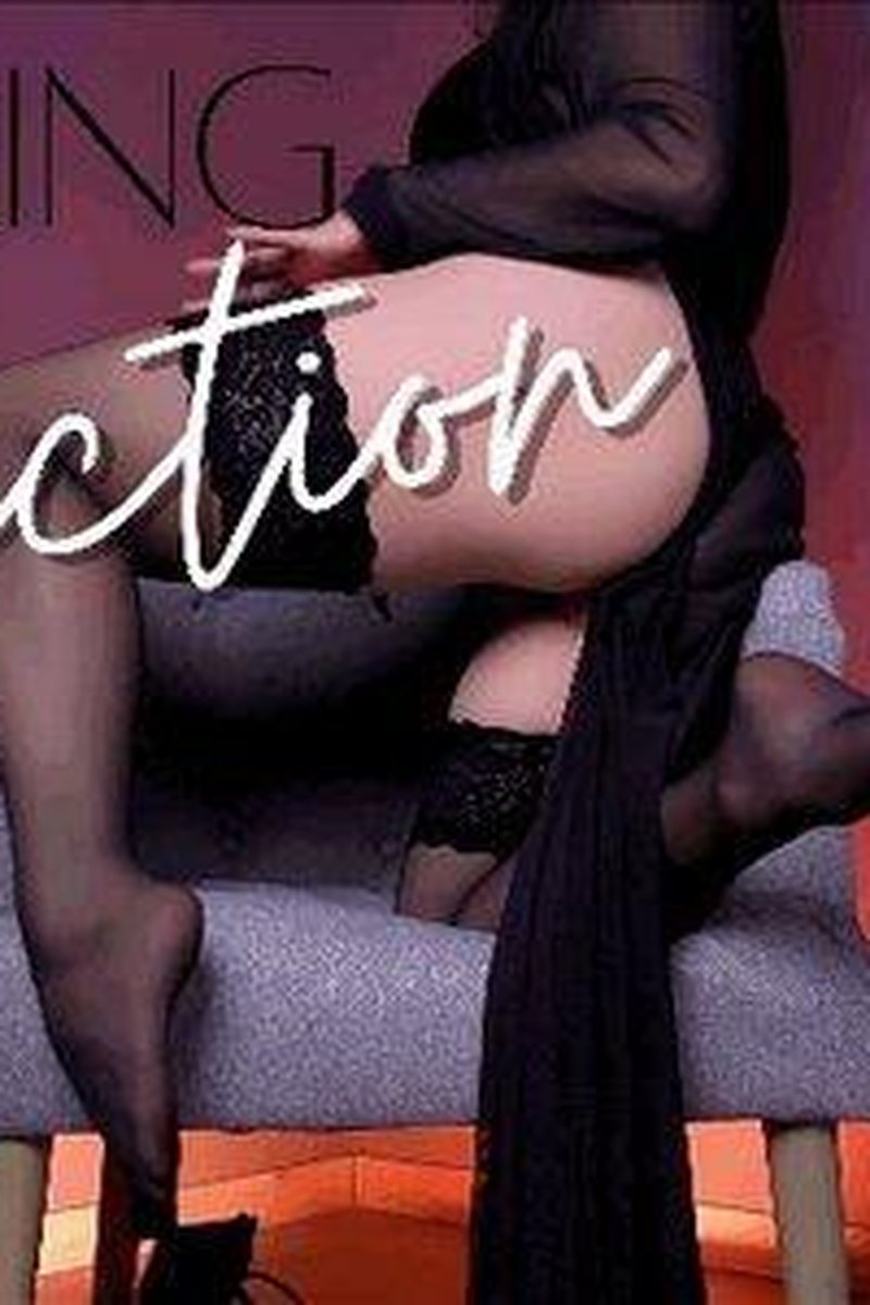 Stocking Seduction - Screenshot 1 of 4 - Brown Hair