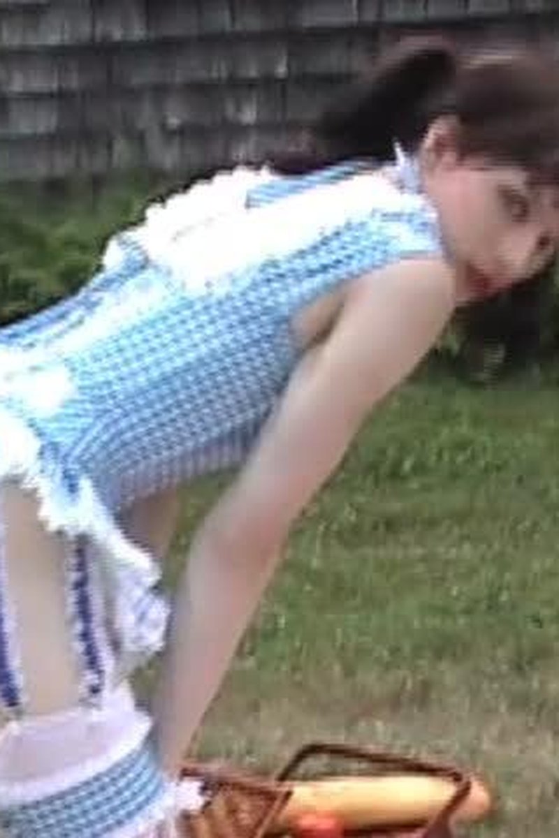 Picnic - Screenshot 1 of 4 - Masturbation