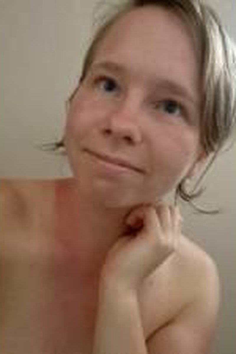 Sunburn - Screenshot 1 of 4 - BBW