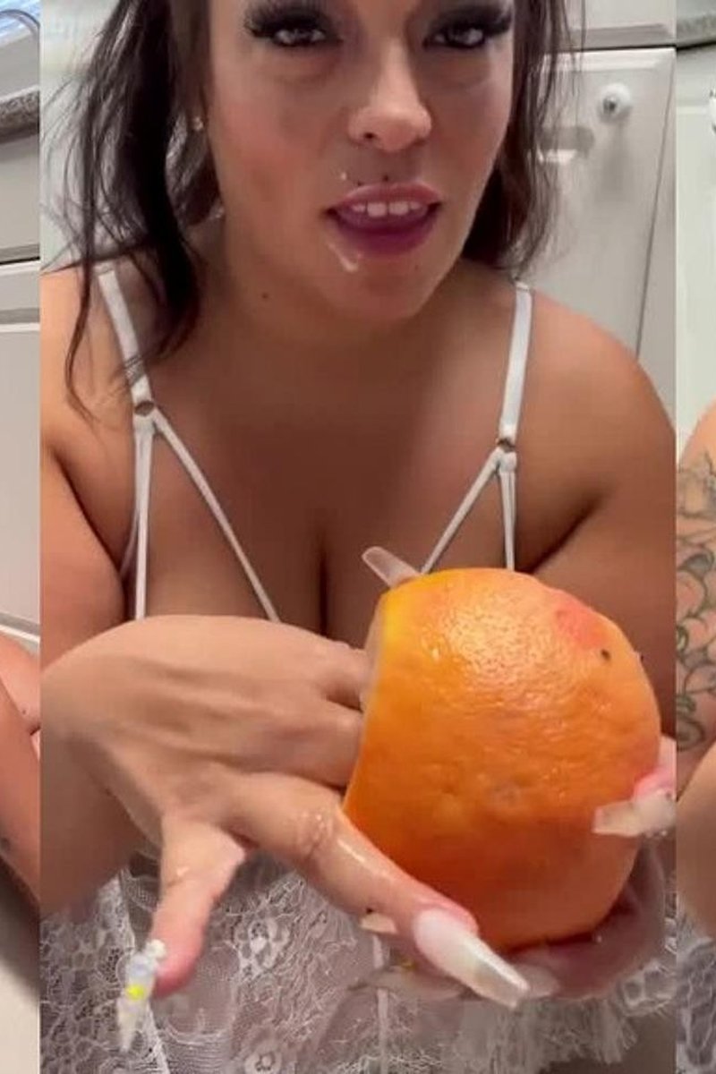 Fruit Is Fun - Screenshot 1 of 4 - Babes