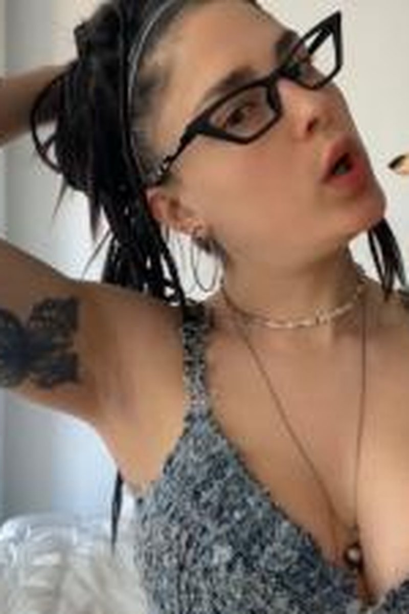 Armpits Obsession - Screenshot 1 of 4 - Armpit Fetish