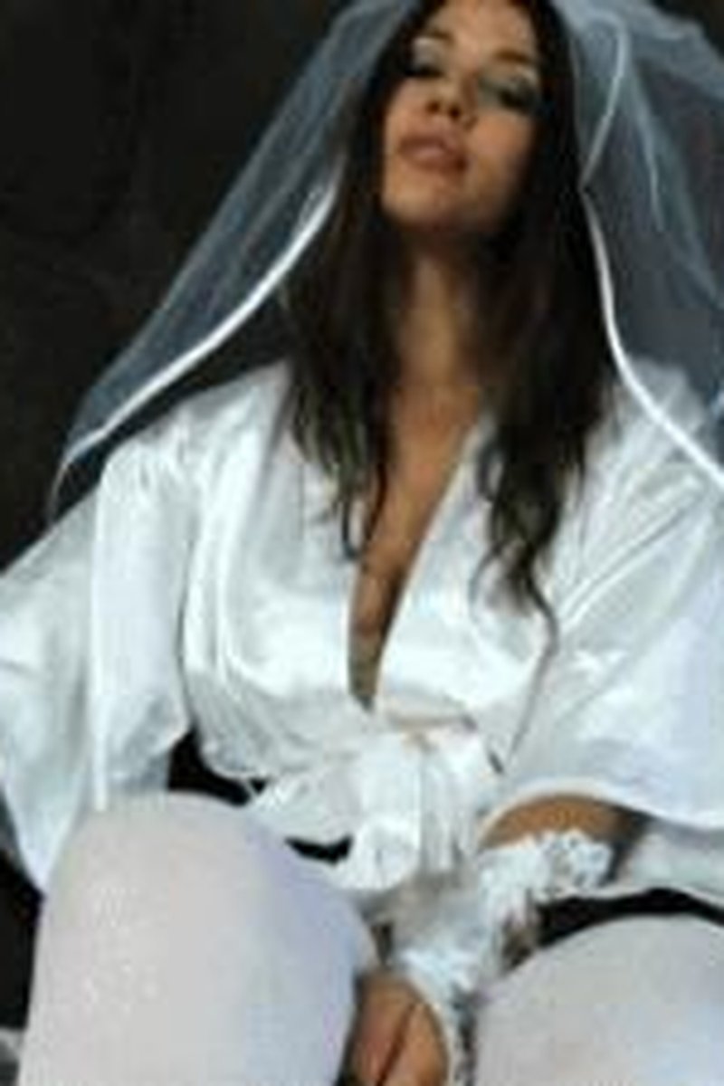 True Vows - Screenshot 1 of 4 - Femdom