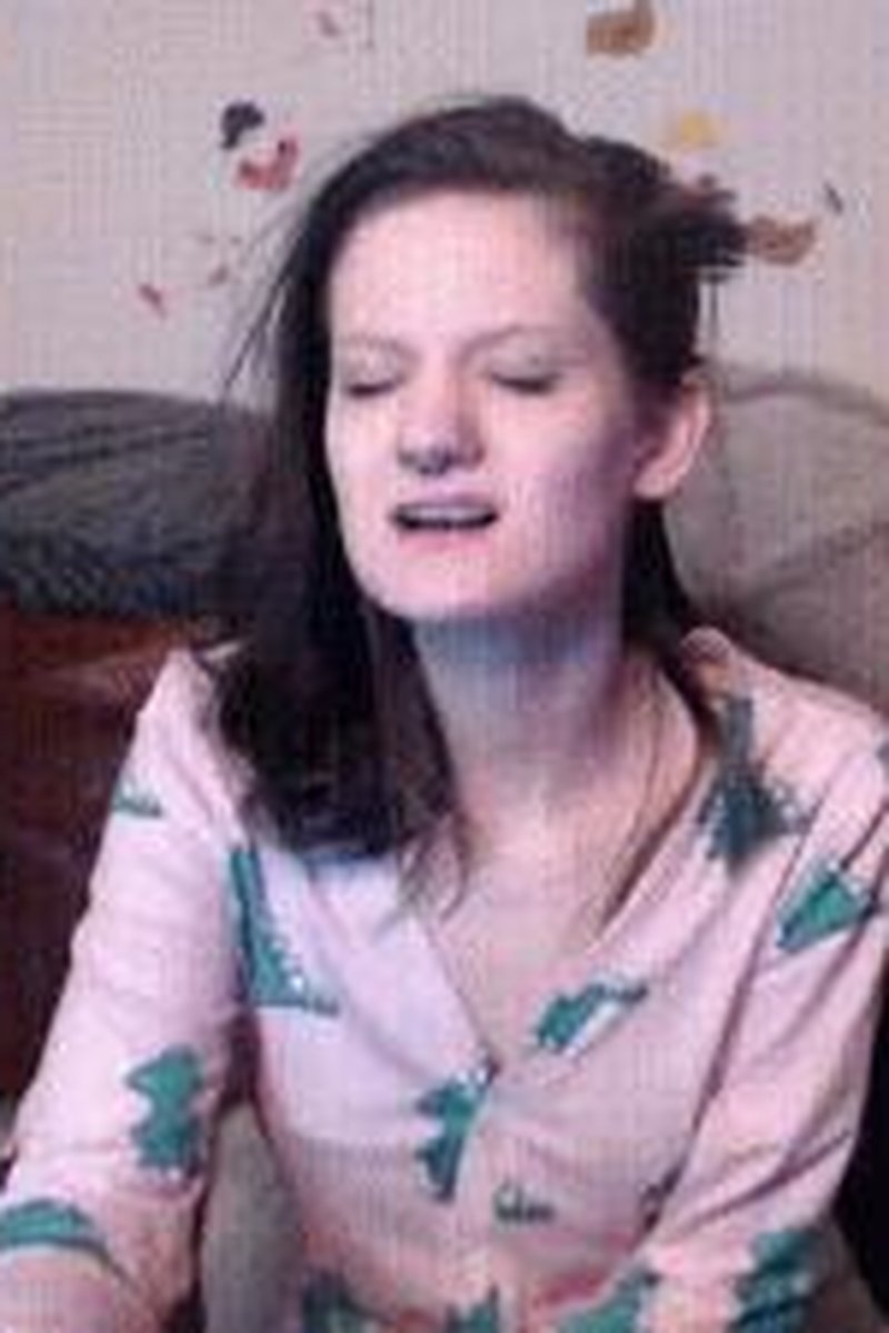 Controlled Live 2 - Screenshot 1 of 4 - Camgirl