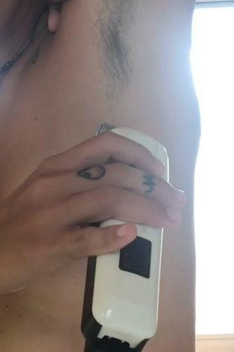 Shaving Armpits - Screenshot 1 of 4 - Armpit Fetish