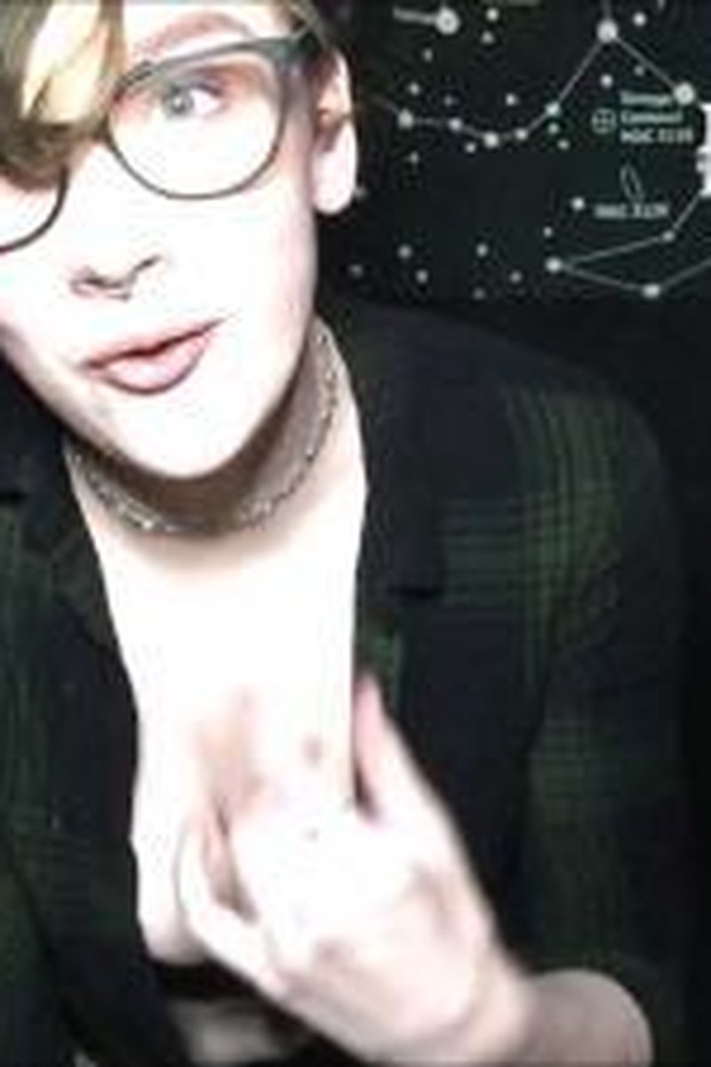 Helping Step-Bro - Screenshot 1 of 4 - Cum Play