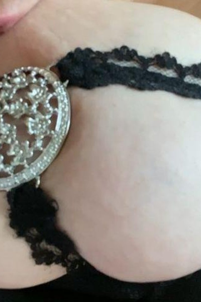 Custom Video - Screenshot 1 of 4 - Bra