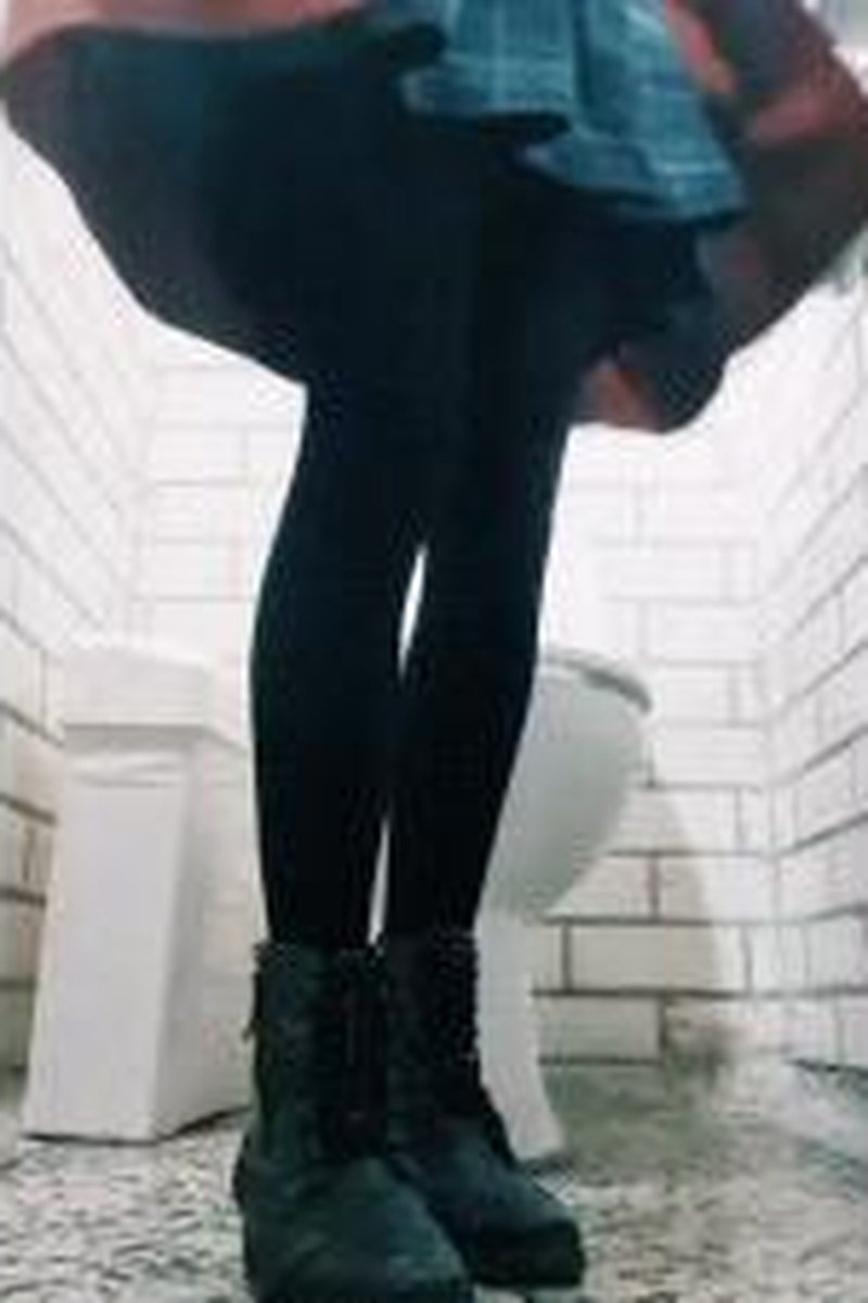 Making Money While I Piss - Screenshot 1 of 4 - Bathroom