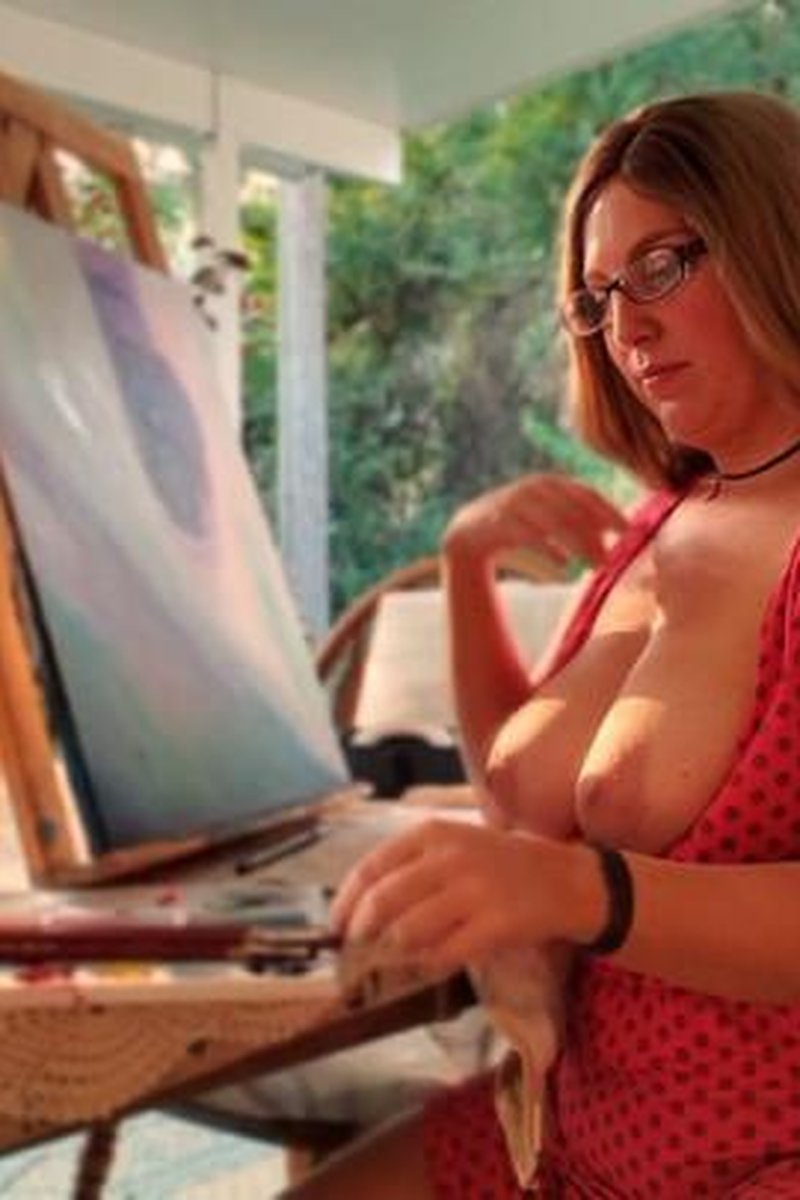 Topless Painting - Screenshot 1 of 4 - Big Tits