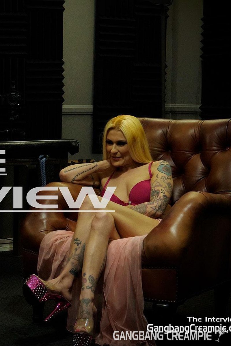 Gangbang Creampie 292 Interview - Screenshot 1 of 4 - Blond Hair