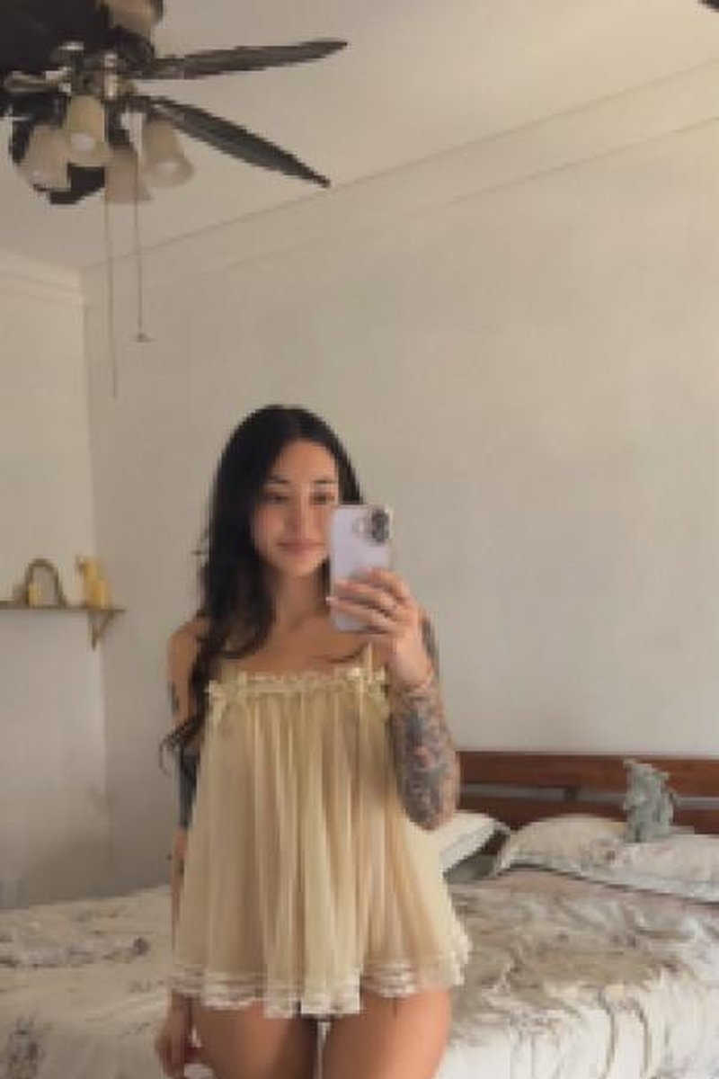 Teasing You - Screenshot 1 of 4 - Asian