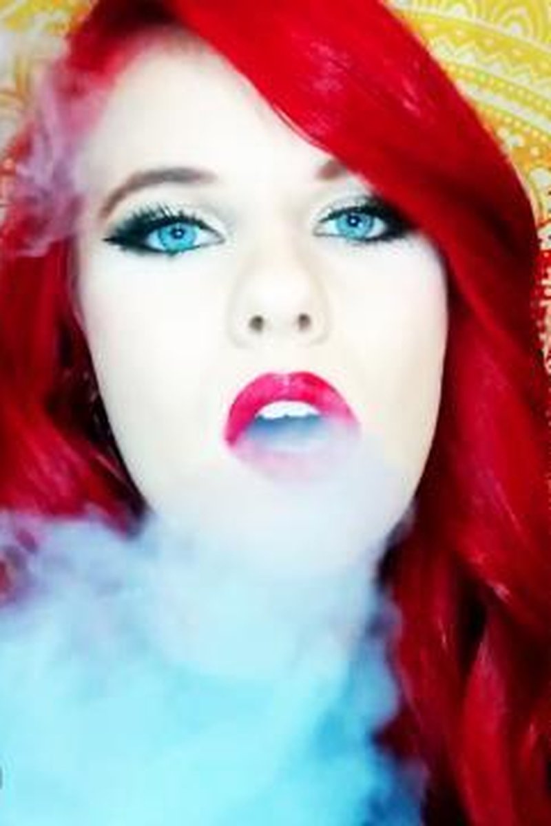 Seductive Vaping - Screenshot 1 of 4 - Eyes - Blue
