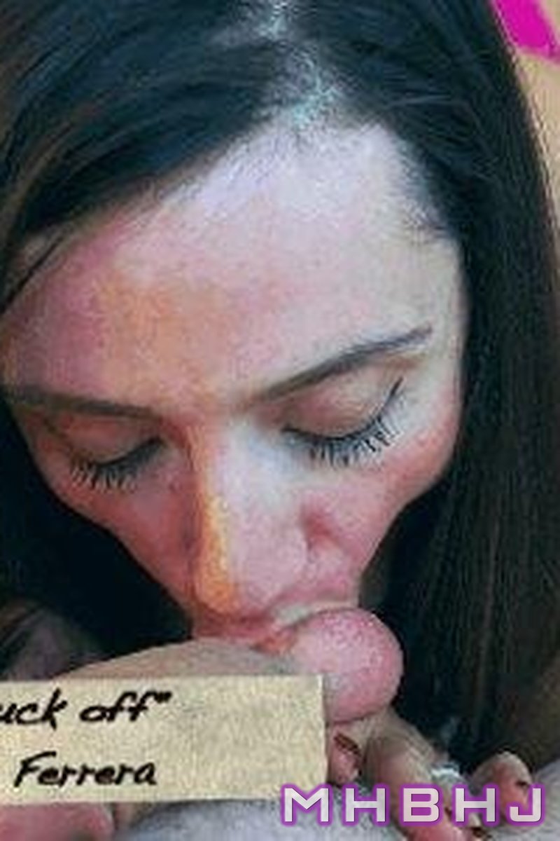 Ariella's POV Suck Off (Mov) - Screenshot 1 of 4 - Ariella Ferrara