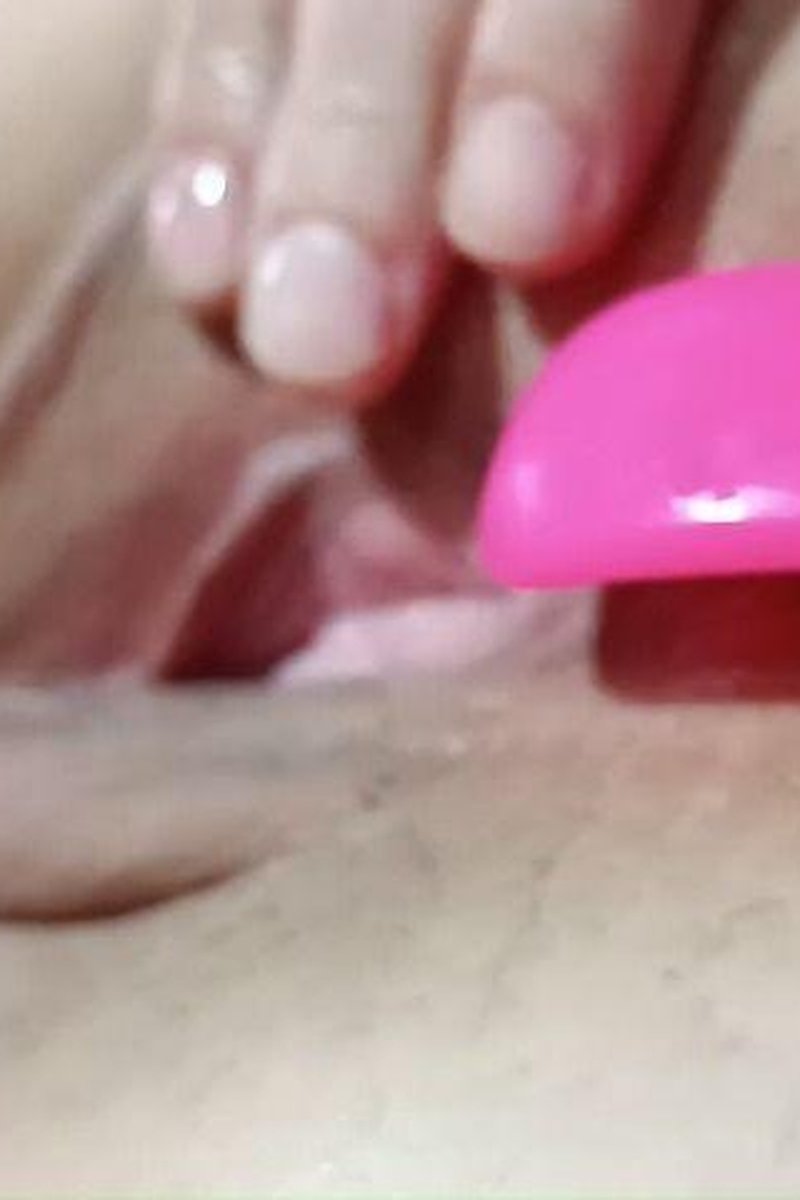 Ass Virgin Exploring - Screenshot 1 of 4 - Anal