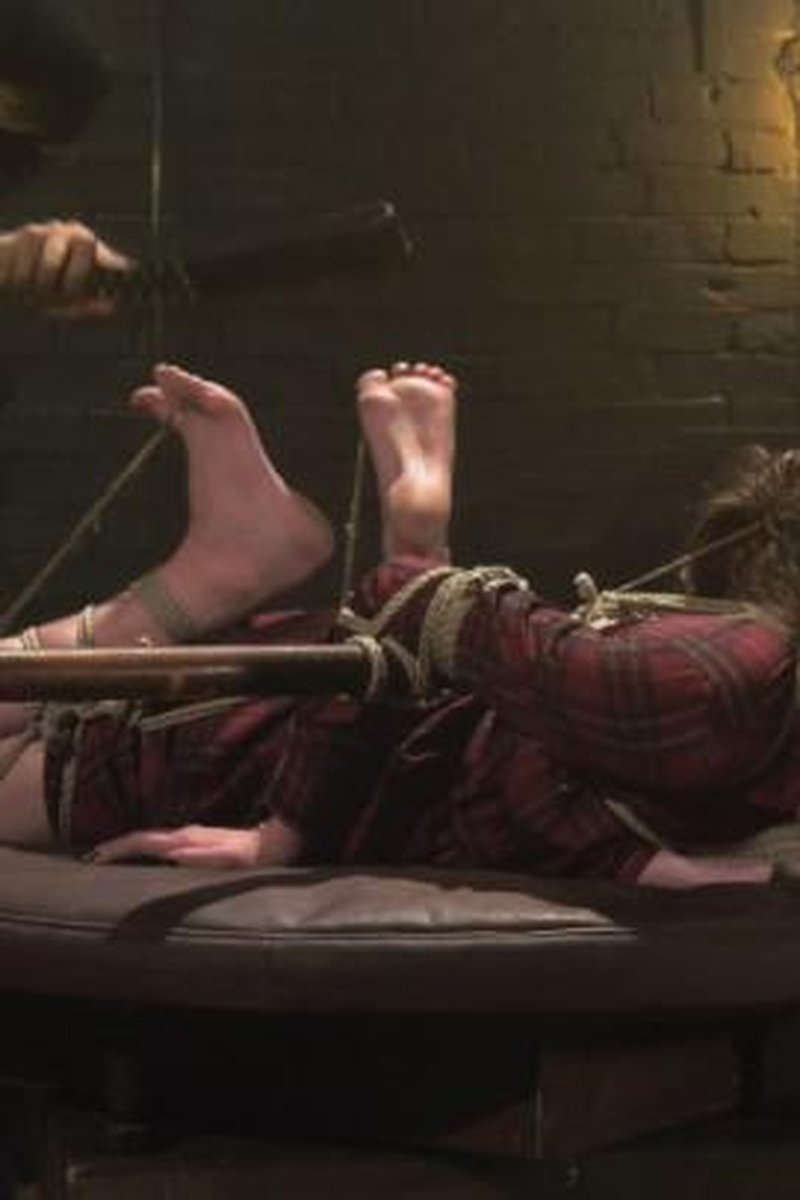 Foxy On The Turntable - First Meeting And Nice Connection - Screenshot 1 of 4 - BDSM