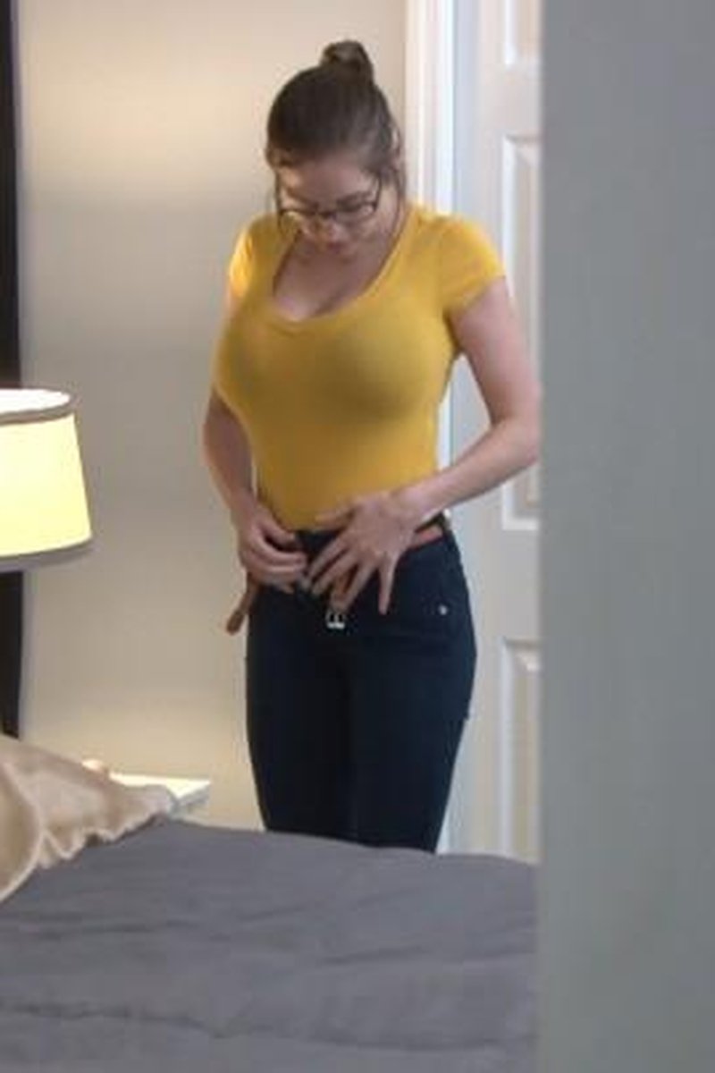 Housemate - Screenshot 1 of 4 - Glasses