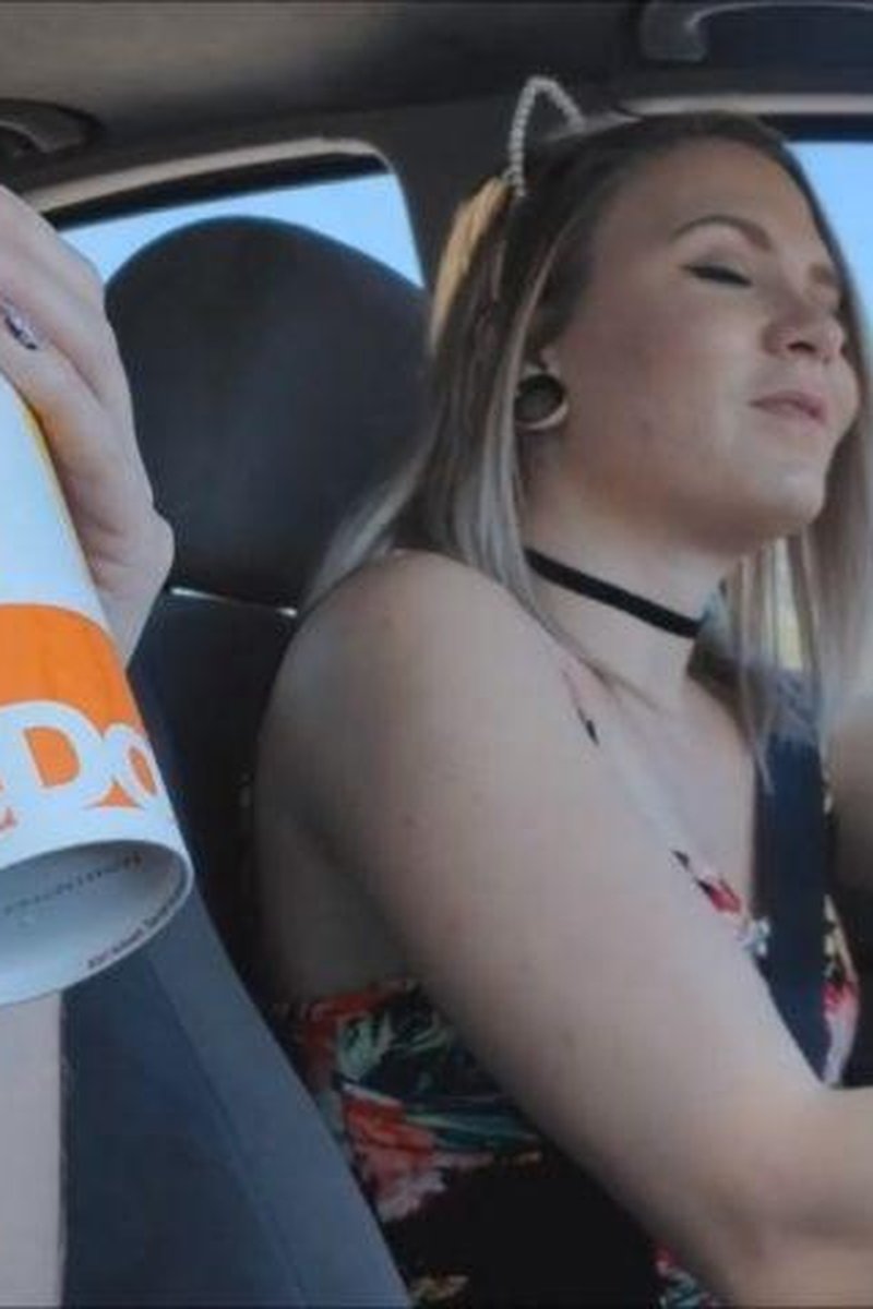 Piss Pit Stop - Screenshot 1 of 4 - Golden Shower