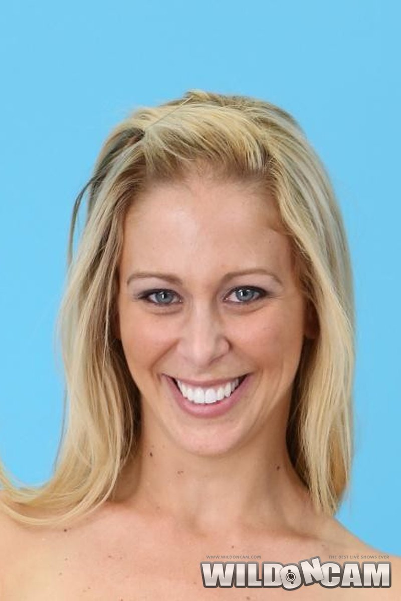 Cherie Deville Live - Screenshot 1 of 4 - Blond Hair
