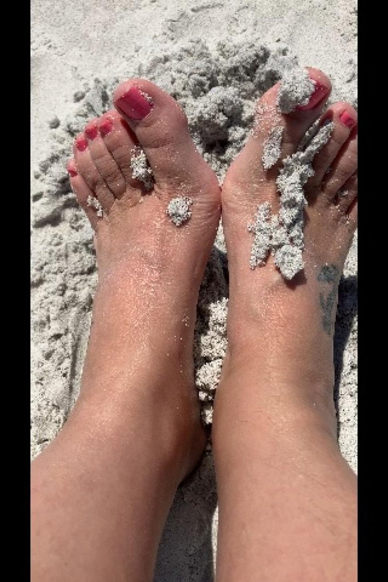 Sandy Toes - Screenshot 1 of 4 - Beach