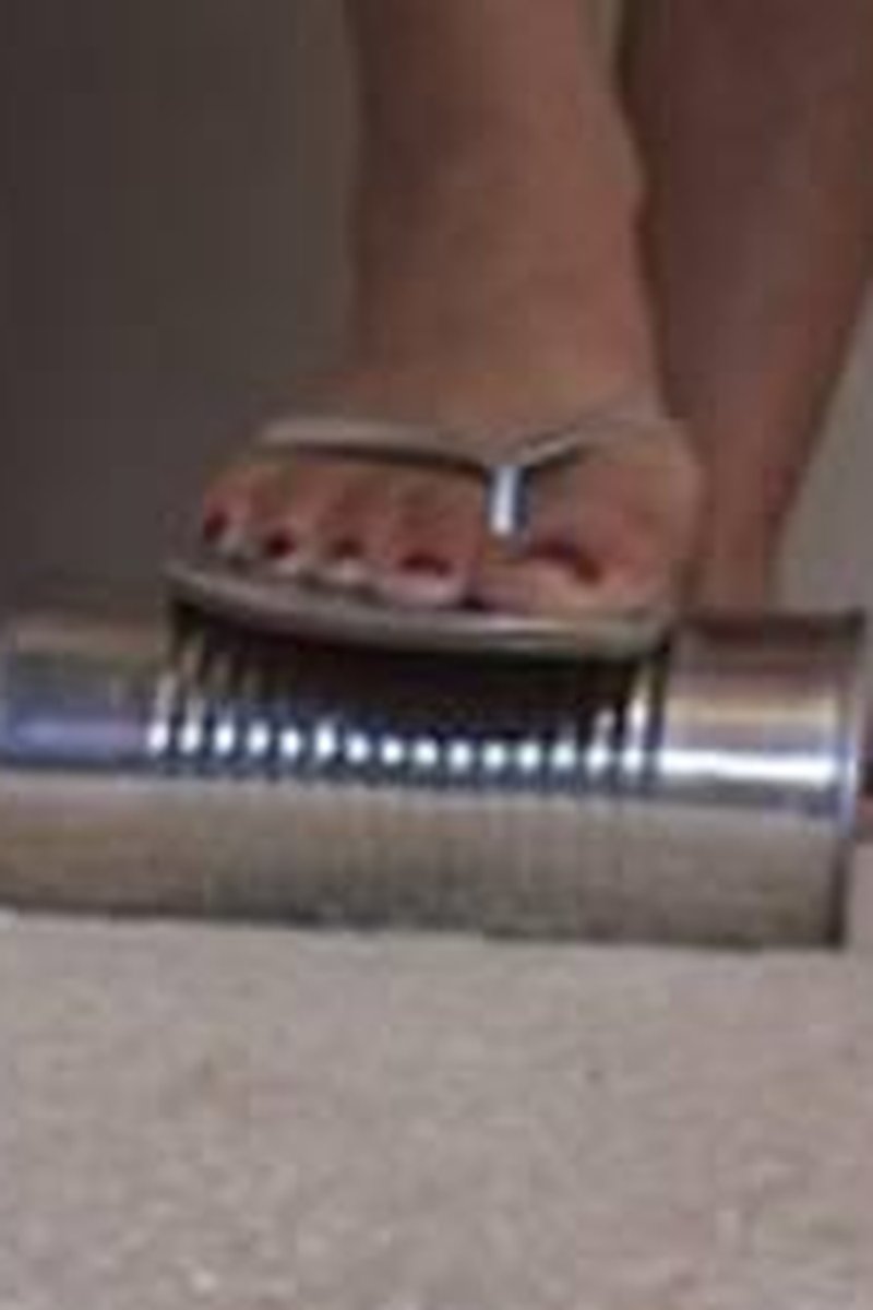 Cans - Screenshot 1 of 4 - Foot Fetish