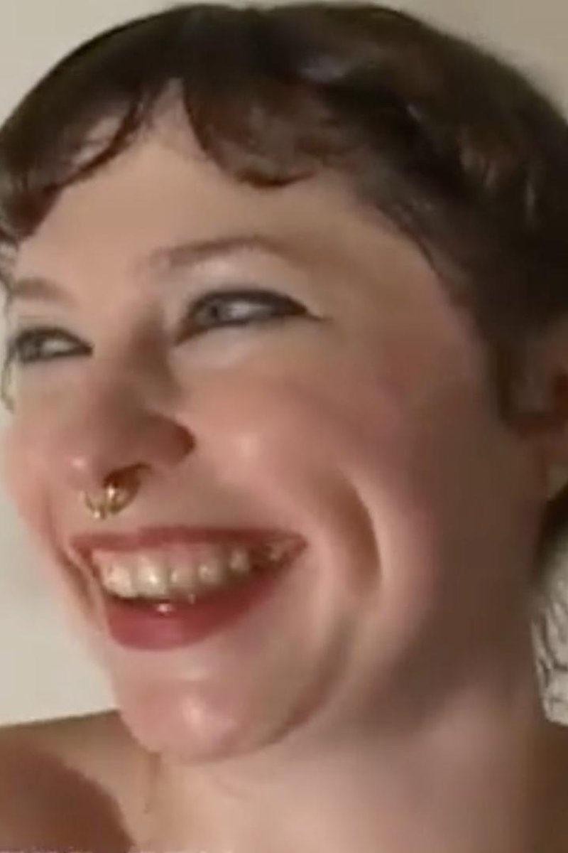 Bar Stool Interview - Screenshot 1 of 4 - Anna Rose