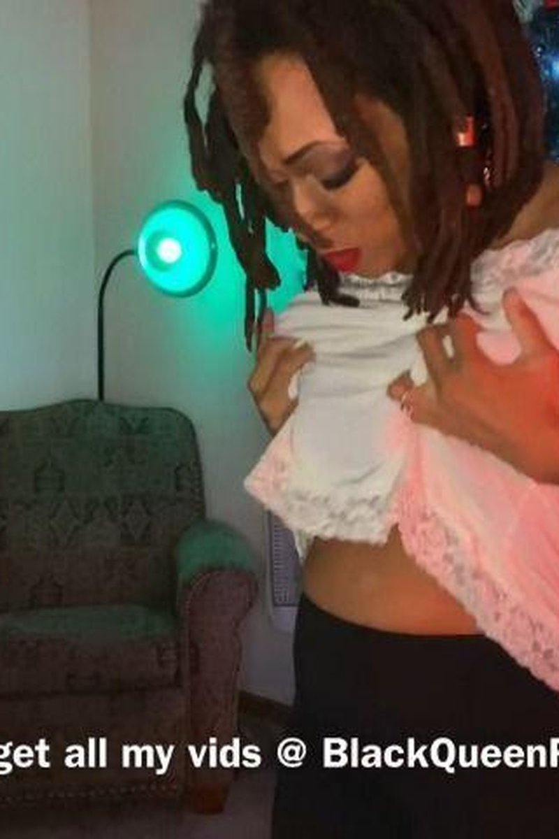 Titty Clapping While Jogging - Screenshot 1 of 4 - Big Tits