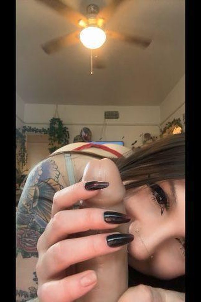 Gfe Dildo BJ - Screenshot 1 of 4 - B Js