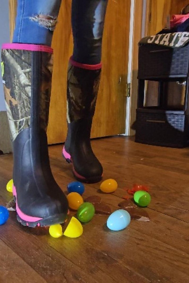 Boot Stomping - Screenshot 1 of 4 - Bootcrush