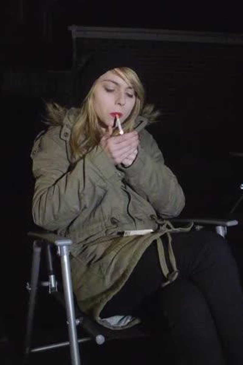Evening Smoke - Screenshot 1 of 4 - Blonde Hair (Female)
